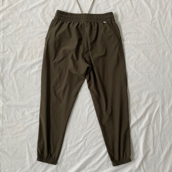 Vuori women’s sz M Weekend Jogger - Picture 3 of 9